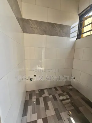 4bdrm Duplex in Anthony for sale
