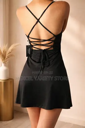 Sexy Open-Back Black Short Gown – Party Evening Wear