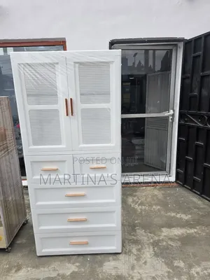 Cabinet and Bathset