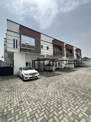 4bdrm Townhouse / Terrace in Lekki for rent