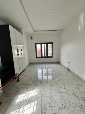 3bdrm Apartment in Orchid Road, Lekki for rent