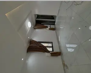 4bdrm Maisonette in Lekki Phase 1 for rent