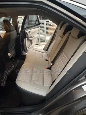 Toyota Camry SE 4dr Sedan (2.5L 4cyl 6A) 2015 Gray