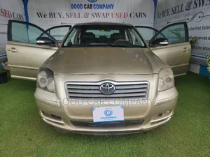 Toyota Avensis 2003 Gold