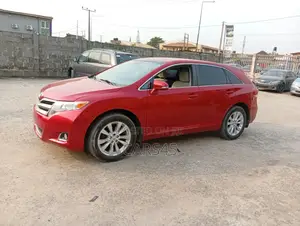 Toyota Venza LE 4dr Wagon AWD (2.7L 4cyl 6A) 2014 Red