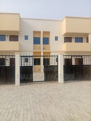 2bdrm Block of Flats in Oasis Court, Lekki Expressway for sale