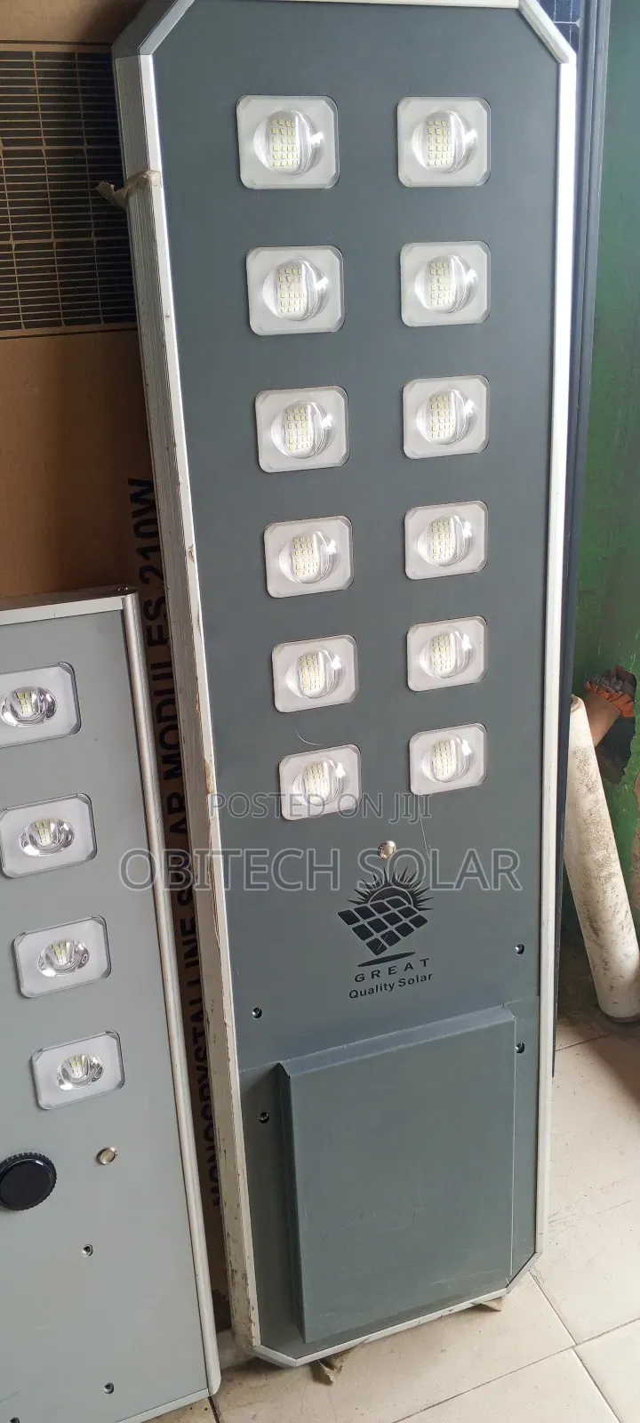 12eyes Solar Street Light