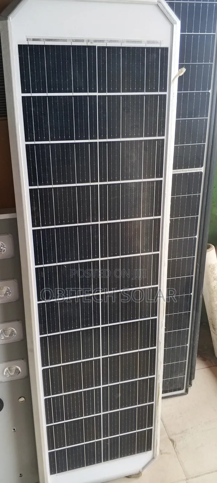 12eyes Solar Street Light