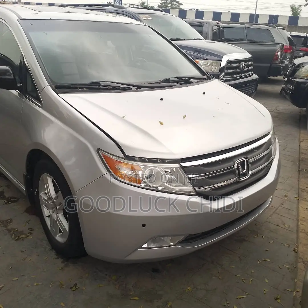 Honda Odyssey 2012 Silver