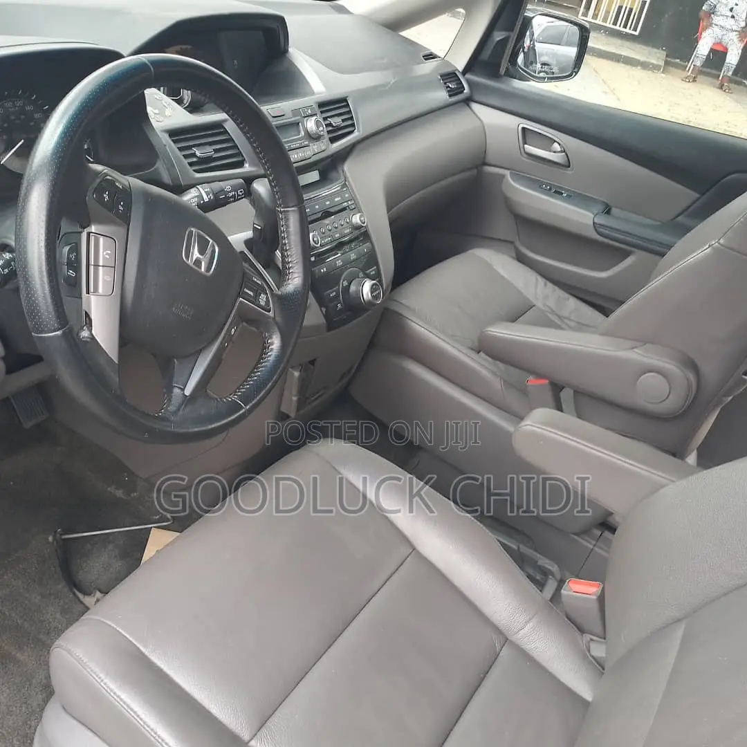 Honda Odyssey 2012 Silver