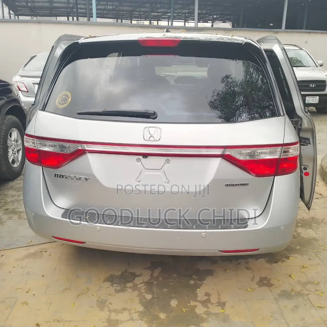 Honda Odyssey 2012 Silver