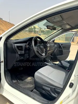 Toyota Corolla LE 4dr Sedan (1.8L 4cyl CVT) 2016 White
