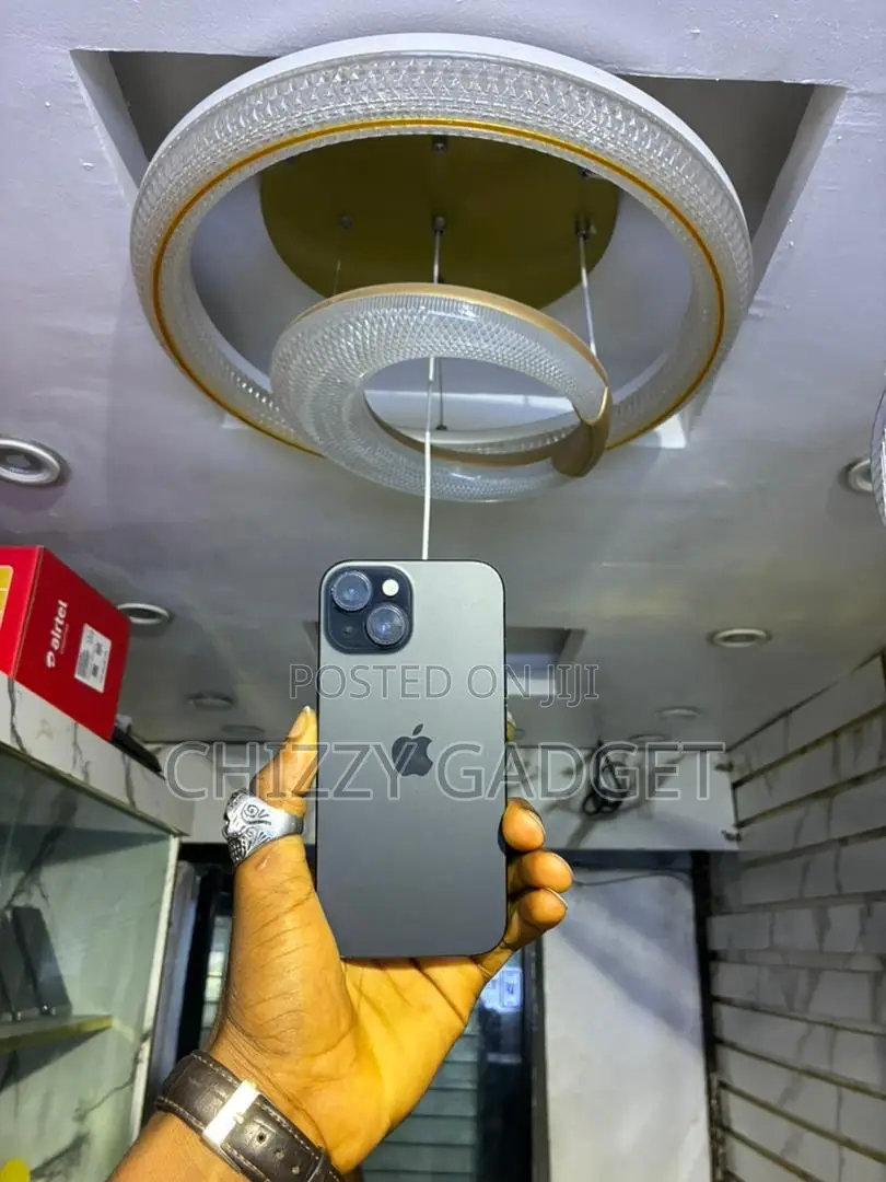Apple iPhone 15 128 GB Gray