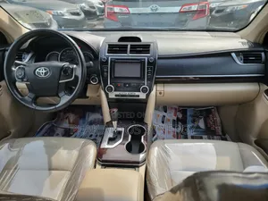 Toyota Camry XLE 4dr Sedan (2.5L 4cyl 6A) 2013 Blue