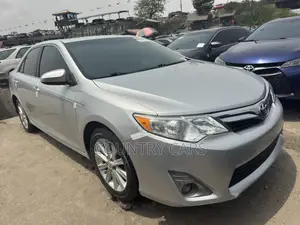 Toyota Camry XLE 4dr Sedan (2.5L 4cyl 6A) 2014 Silver