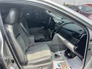 Toyota Camry XLE 4dr Sedan (2.5L 4cyl 6A) 2014 Silver