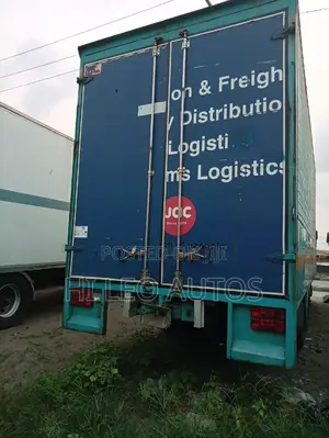 1320 M/Benz Truck