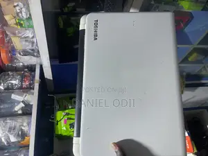 Laptop Toshiba Satellite L50 8GB Intel Core i5 HDD 750GB
