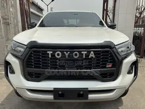 New Toyota Hilux 2024 White