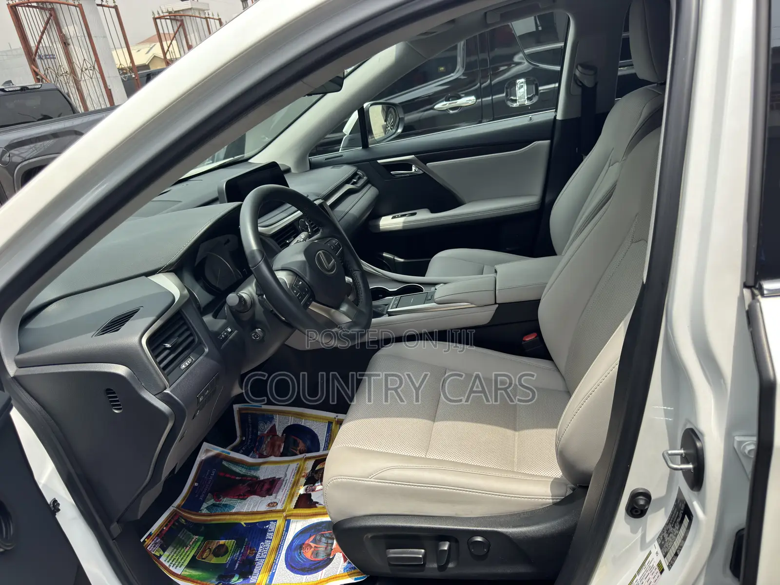 Lexus RX 2022 Off white