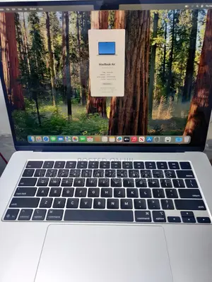 Laptop Apple MacBook Air 2025 M4 15-inch 16GB Apple M4 SSD 512GB