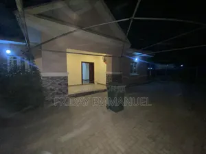 3bdrm Bungalow in Von Garden Estate, Sabon Lugbe for sale