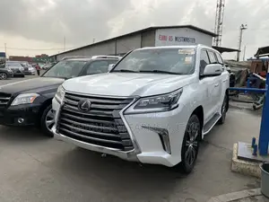 Lexus LX 570 AWD 2019 White