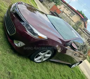 Toyota Avalon XLE Premium Sedan FWD (3.5L 6cyl 6A) 2013 Burgundy