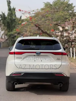 Toyota Venza XLE 2021 White