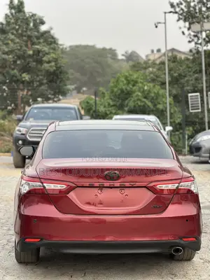 Toyota Camry XLE FWD (2.5L 4cyl 8AM) 2018 Red
