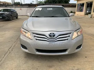 Toyota Camry LE 4dr Sedan (2.5L 4cyl 6AM) 2010 Silver
