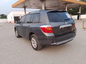 Toyota Highlander Sport 2010 Gray