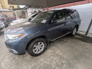 Toyota Highlander 3.5L 4WD 2013 Blue