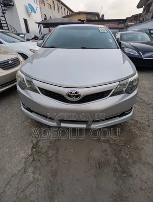Toyota Camry SE 4dr Sedan (2.5L 4cyl 6A) 2013 Silver