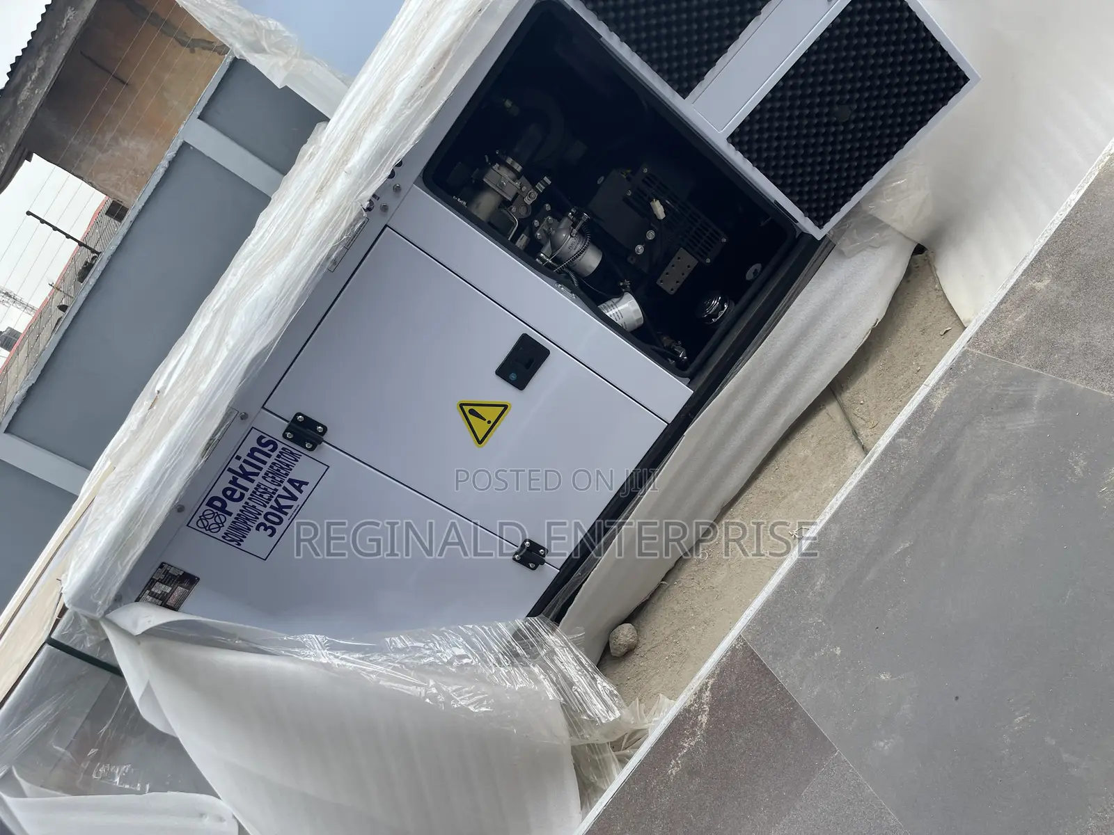 Original 30kva Perkins Soundproof Diesel Generator