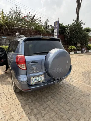 Toyota RAV4 V6 2007 Blue