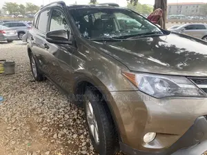 Toyota RAV4 LE 4dr SUV AWD (2.5L 4cyl 6A) 2014 Gray