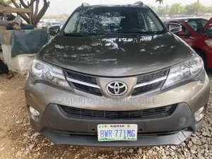 Toyota RAV4 LE 4dr SUV AWD (2.5L 4cyl 6A) 2014 Gray