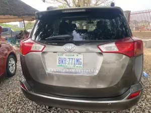 Toyota RAV4 LE 4dr SUV AWD (2.5L 4cyl 6A) 2014 Gray