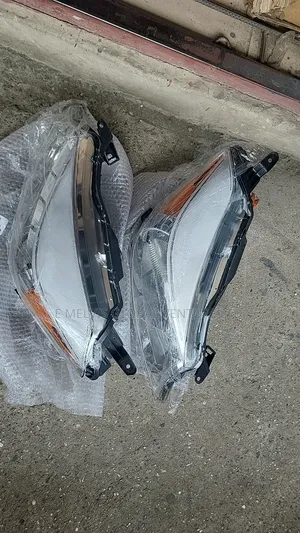 Head Lamp Yaris 2012