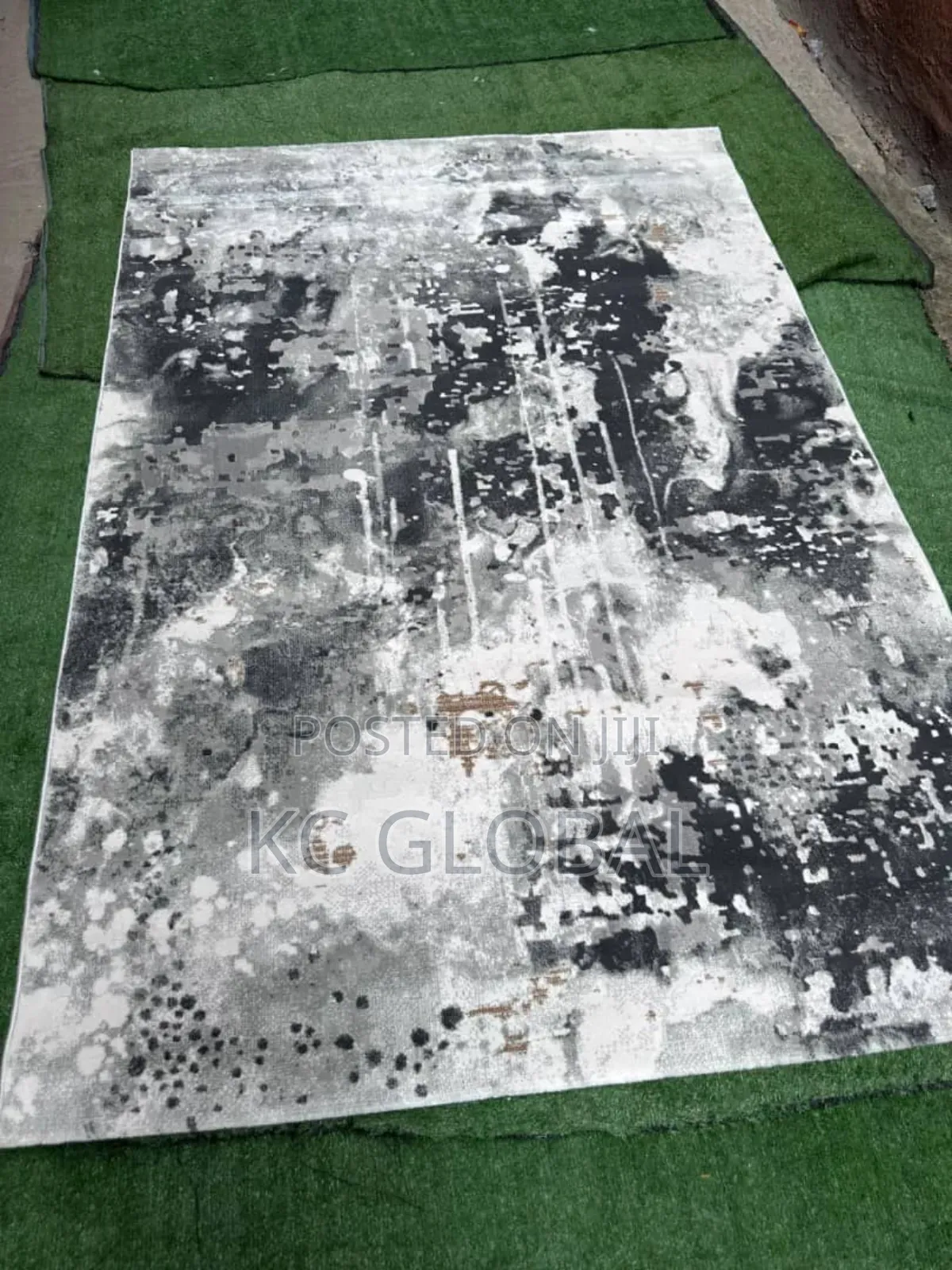 Center Rug Available 4/6 5/7