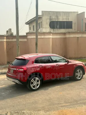 Mercedes-Benz GLA-Class GLA250 4dr SUV (2.0L 4cyl Turbo 7AM) 2015 Red