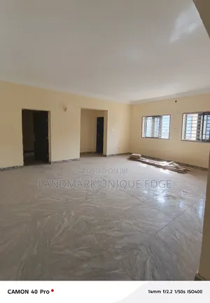 3bdrm Block of Flats in Idu Super Cute for rent