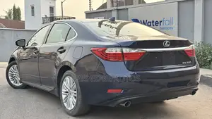 Lexus ES 2014 Blue