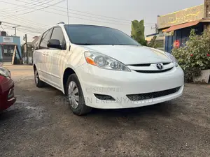 Toyota Sienna LE 2008 White