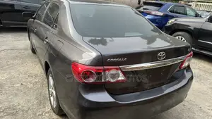 Toyota Corolla LE 4dr Sedan (1.8L 4cyl 4A) 2012 Black