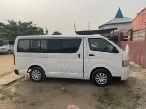 Toyota HiAce 2009 White