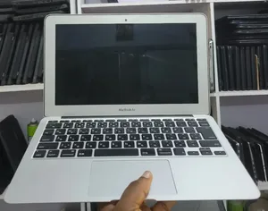 Laptop Apple MacBook Air 2015 4GB Intel Core i5 SSD 256GB