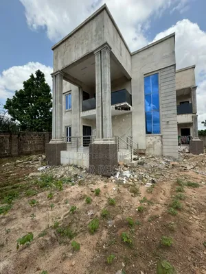 6bdrm Duplex in Royaltor Real Estate, Benin City for sale