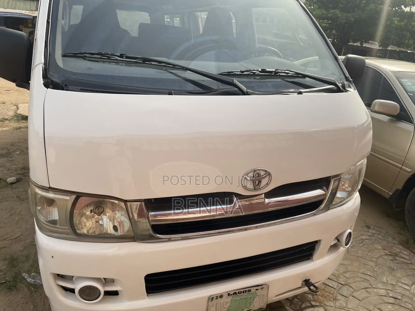Toyota HiAce 2009 White
